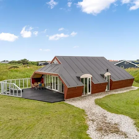 Tjark - 500m From The Sea By Interhome