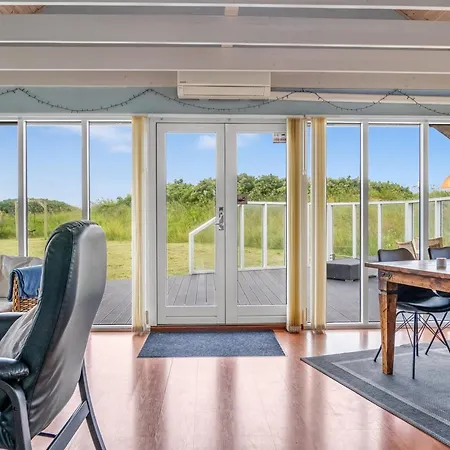 Tjark - 500m From The Sea By Interhome